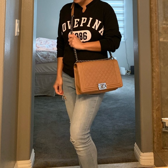 Chanel Boy Bag New Medium - Picture 5 of 8